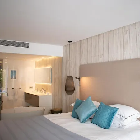 Apartament 2 Bedroom Luxury Inside Puente Romano